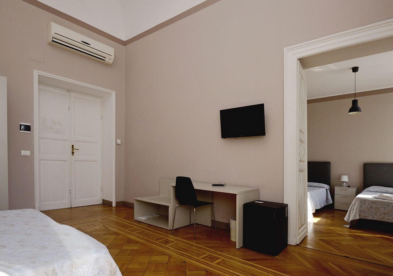 Hotel Mediterranee Genoa Exterior photo