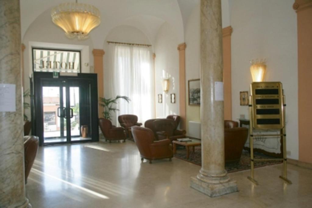 Hotel Mediterranee Genoa Exterior photo