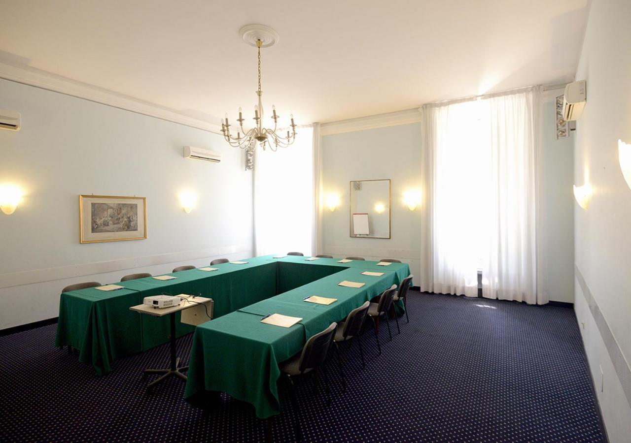 Hotel Mediterranee Genoa Exterior photo